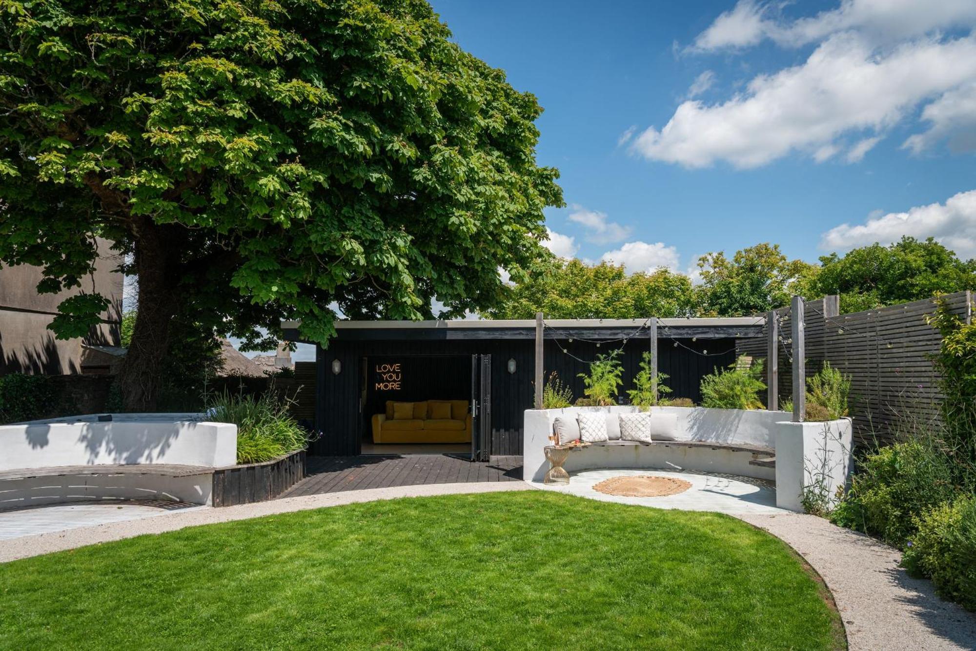 Smurf House Villa Kingsbridge  Luaran gambar